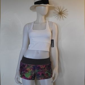 LULULEMON 2'5" LINED SHORT SIZE 8